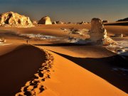 Marche dans le désert Blanc